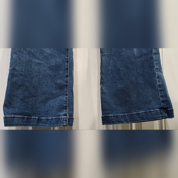 Zoe + Phoebe Slim Boot High Rise Medium Wash Blue Jeans Women's 12 - Picture 6 of 10